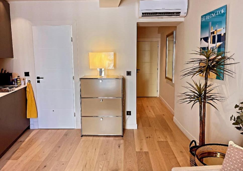 Massena Street, 2 Rooms Balcony Nice Exterior photo